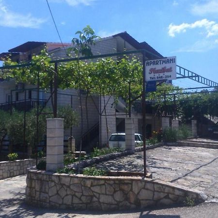 Apartments Plazibat Škrip 외부 사진
