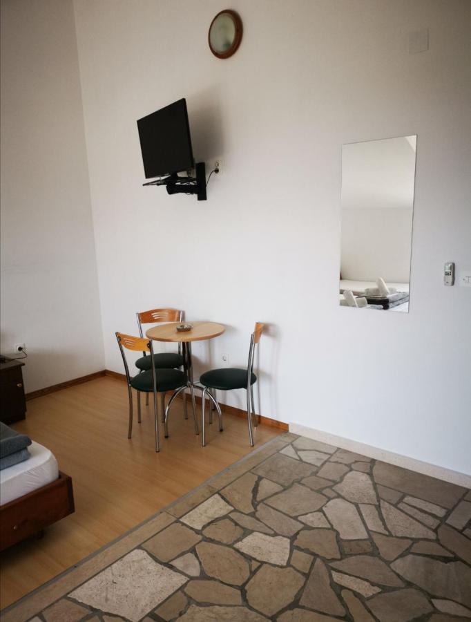Apartments Plazibat Škrip 외부 사진