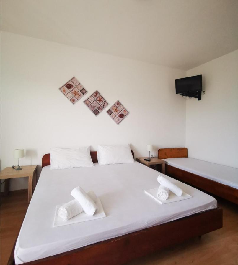 Apartments Plazibat Škrip 외부 사진