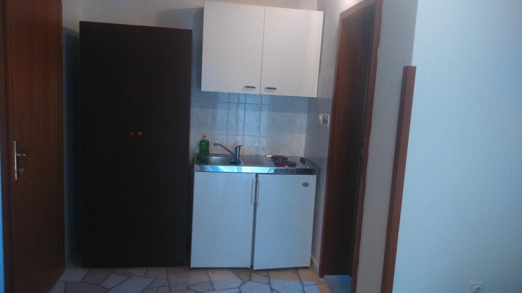 Apartments Plazibat Škrip 객실 사진
