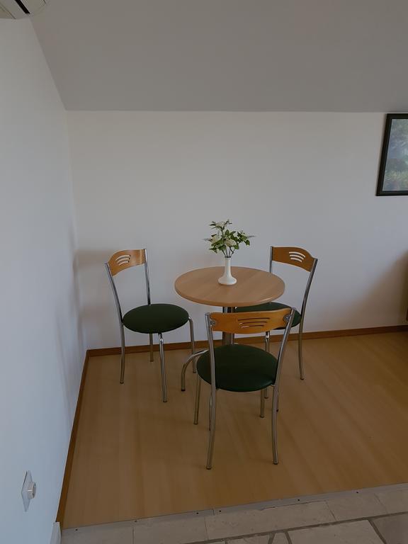 Apartments Plazibat Škrip 외부 사진