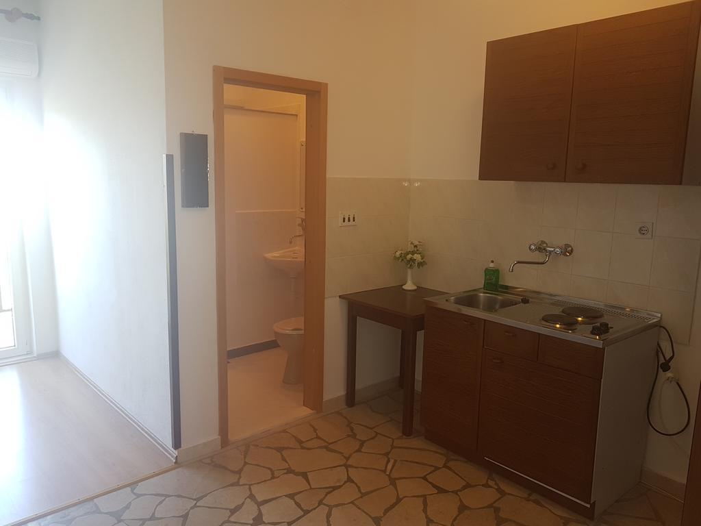Apartments Plazibat Škrip 외부 사진