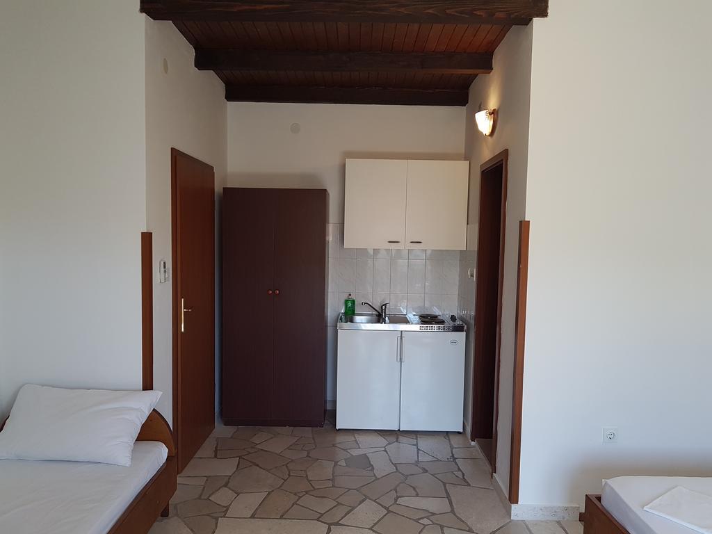 Apartments Plazibat Škrip 외부 사진